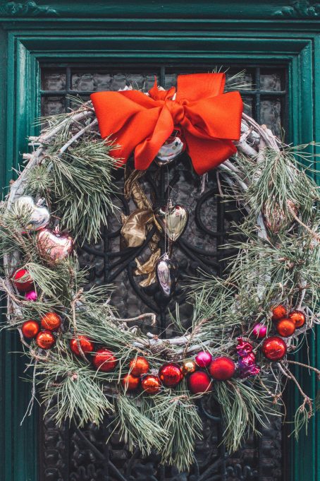 Willow Wreath Making Experience - Image 7